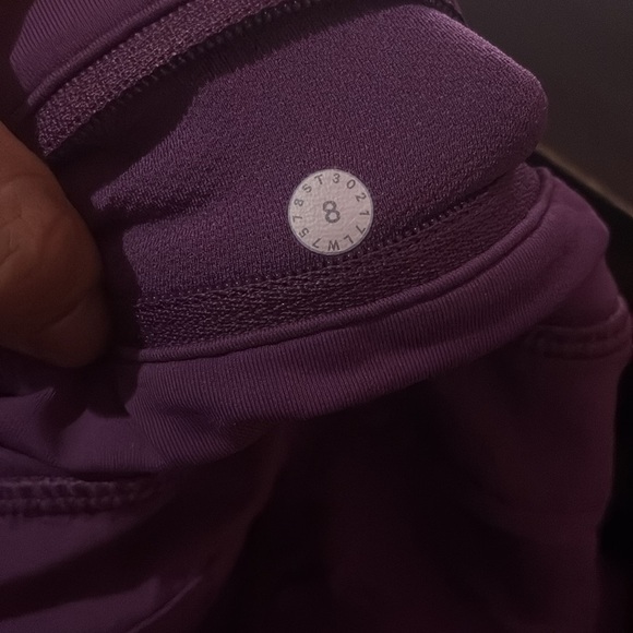 Lululemon Speed Short (2.5") - Marvel  (4-way Stretch 2.5. Size 8 - Picture 8 of 8